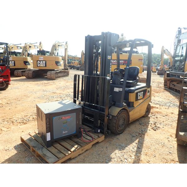 CAT EP5000 Forklift - Mast