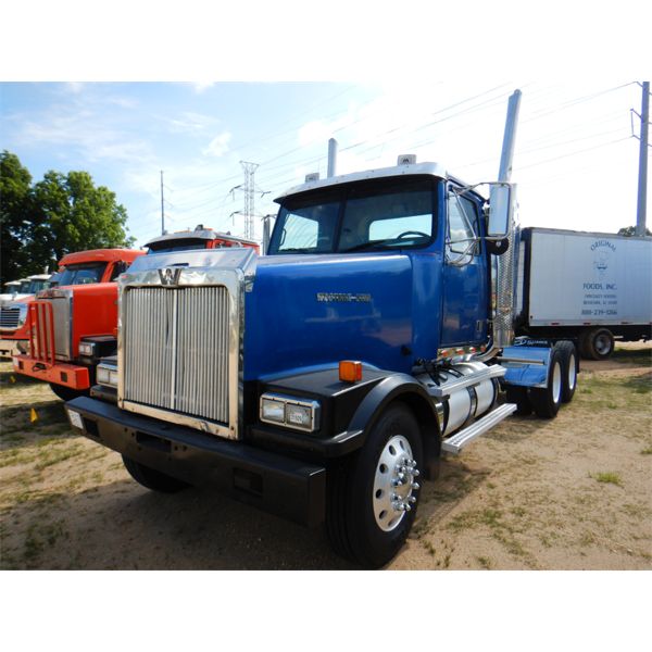 2005 WESTERN STAR  Day Cab Truck
