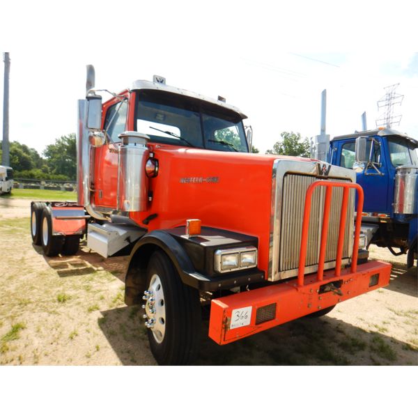 2006 WESTERN STAR 4900FA Day Cab Truck
