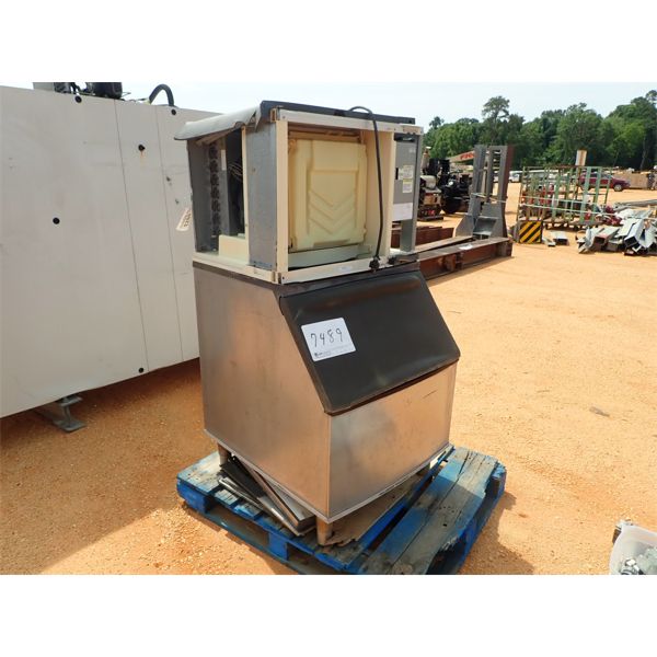 MANITOWOC ICE MAKER (B9)