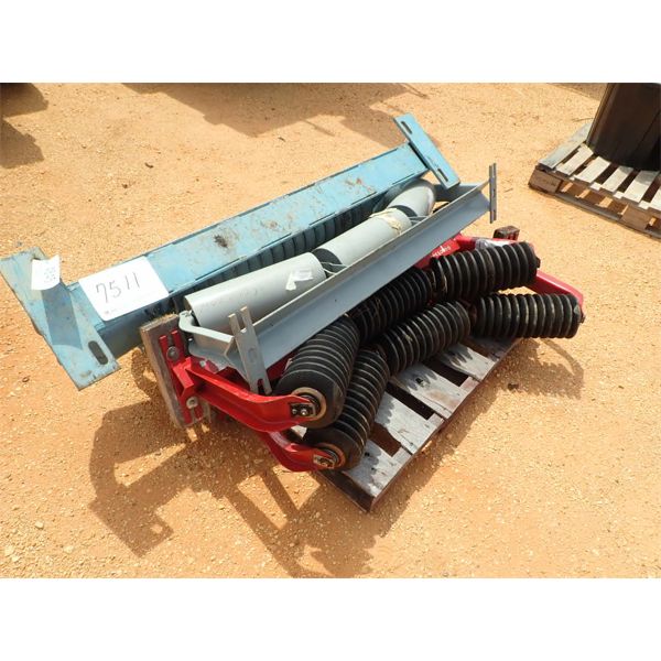 (1) PALLET CONVEYOR BELT IDLER (B9)
