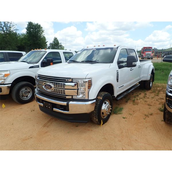 2019 FORD F350 XL Pickup Truck