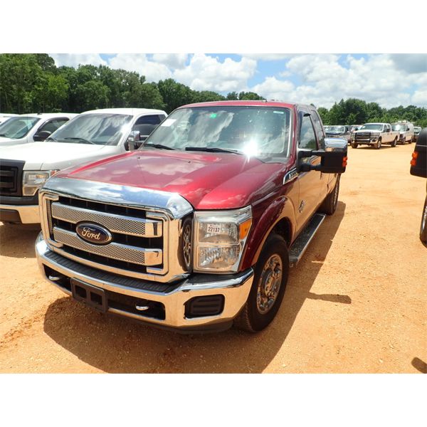 2016 FORD F350 LARIAT Pickup Truck