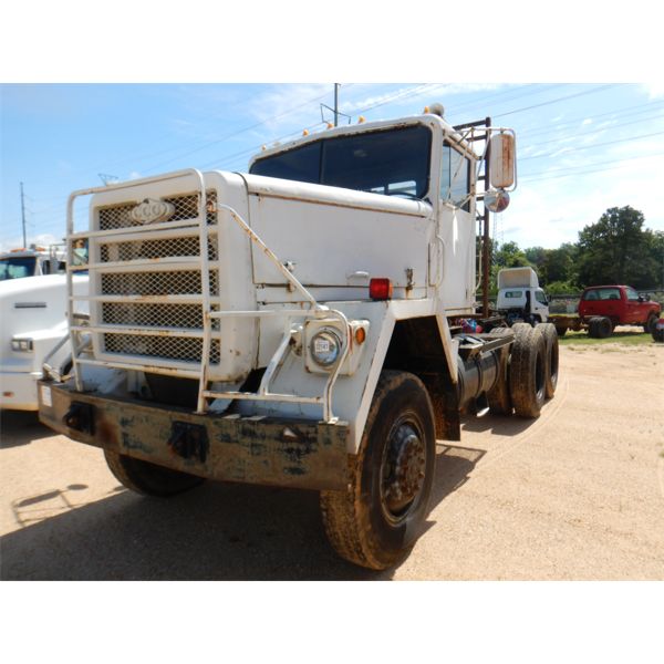 1979 AM GENERAL M916 Day Cab Truck