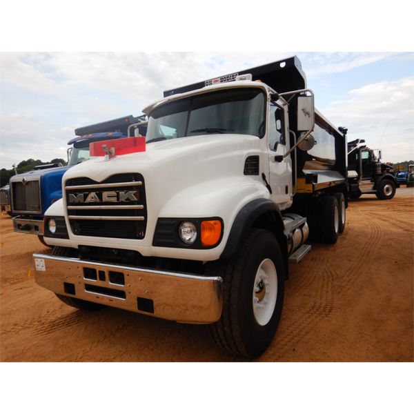 2003 MACK CV713 Dump Truck