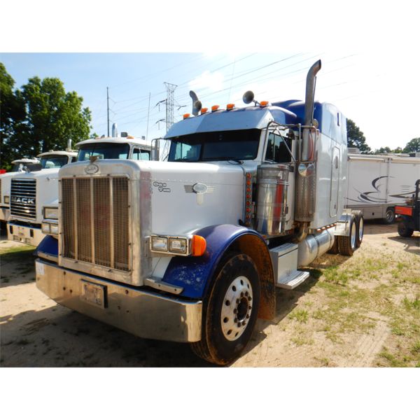 2001 PETERBILT 379 Sleeper Truck