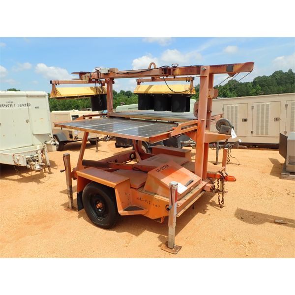 HORIZON SOLAR POWER TRAFFIC SIGNAL (B-3)