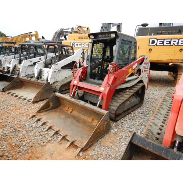 TAKEUCHI TL8 Skid Steer Loader - Crawler