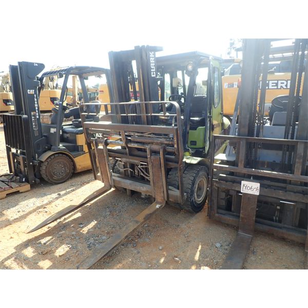 CLARK C30D Forklift - Mast