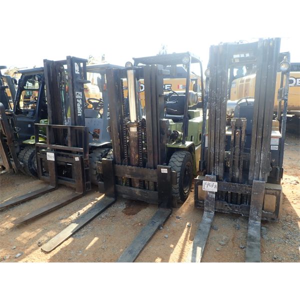 CLARK 500Y Forklift - Mast