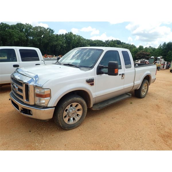 2008 FORD F250 LARIAT Pickup Truck