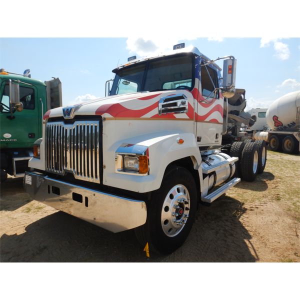 2013 WESTERN STAR 4700SF Day Cab Truck