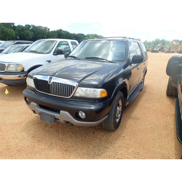 2001 LINCOLN NAVIGATOR SUV