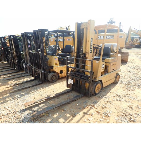 CAT T40 Forklift - Mast