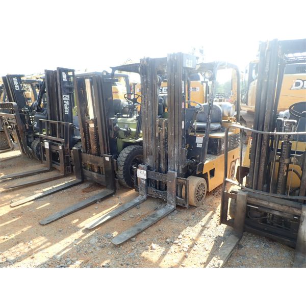 CAT T50E Forklift - Mast