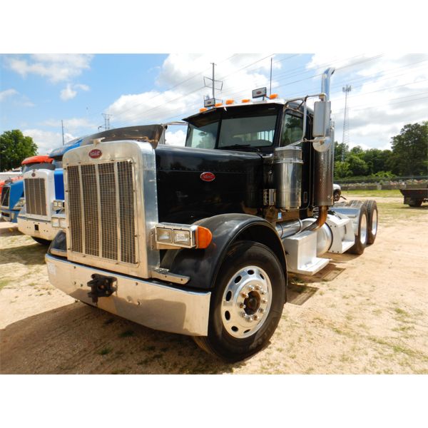 2005 PETERBILT 379 Day Cab Truck