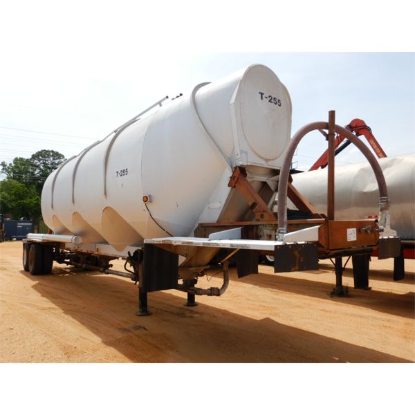 1983 HEIL  Pneumatic / Dry Bulk Trailer