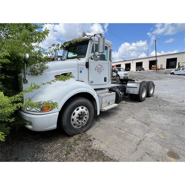 2012 PETERBILT 384 Day Cab Truck