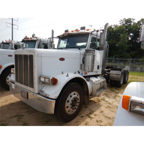 2005 PETERBILT 379 Day Cab Truck