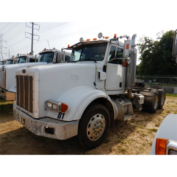 2006 PETERBILT 357 Day Cab Truck