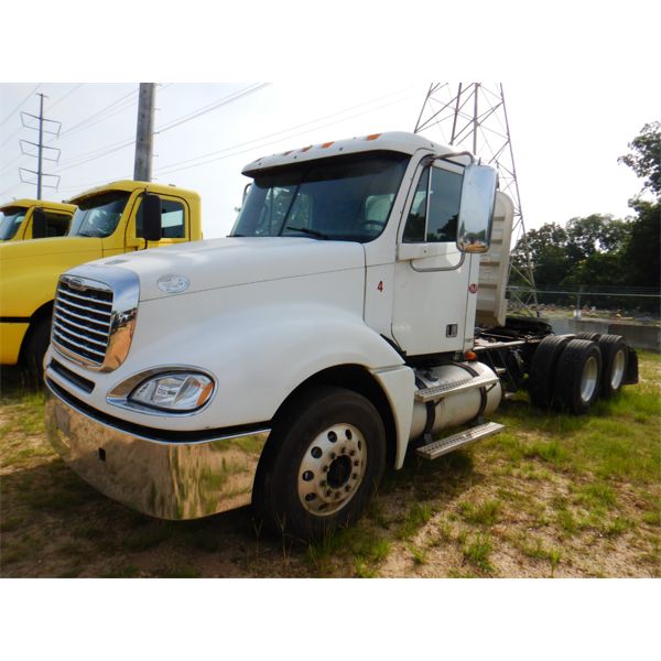 2009 FREIGHTLINER  Day Cab Truck