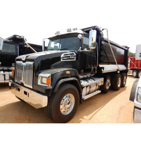 2016 WESTERN STAR 4700SF Dump Truck