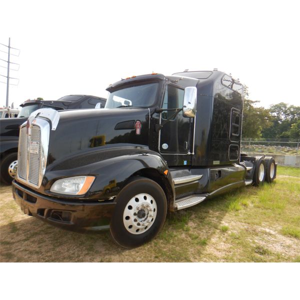 2012 KENWORTH T660 Sleeper Truck