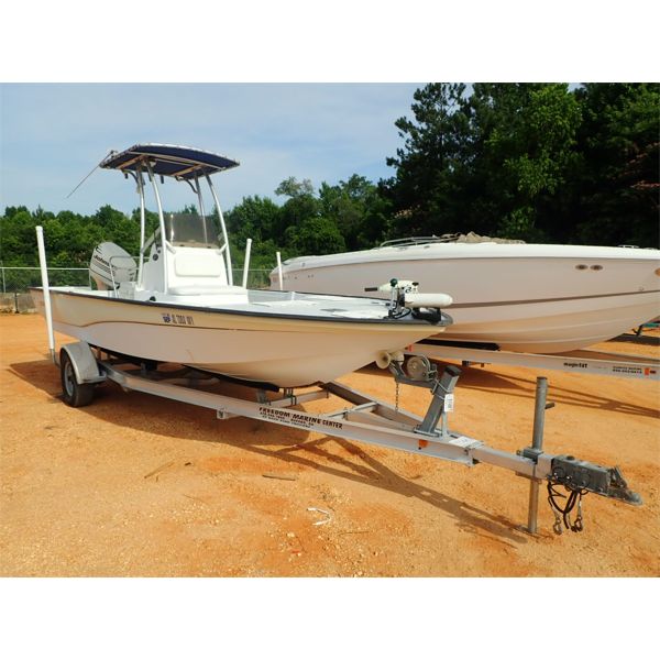 POLAR 22' FIBERGLASS BOAT Boat