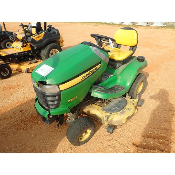 JOHN DEERE X300 48" RIDING Lawn Mower