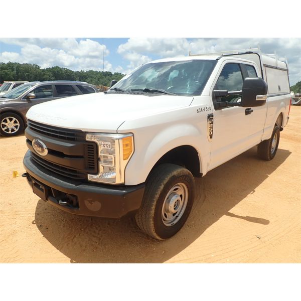 2017 FORD F250 XL Pickup Truck