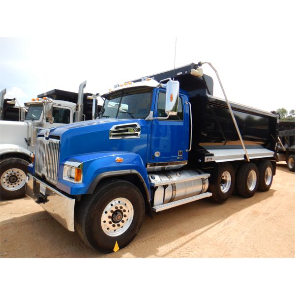2020 WESTERN STAR 4700SF Dump Truck