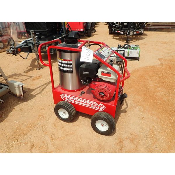 MAGNUM 4000 SERIES HOTWATER PRESSURE WASHER, GAS ENGINE (B4)