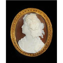 Antique Cameo Brooch Set in Gold.