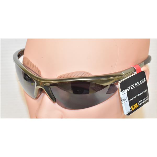 PAIR OF FOSTER GRANT SUNGLASSES