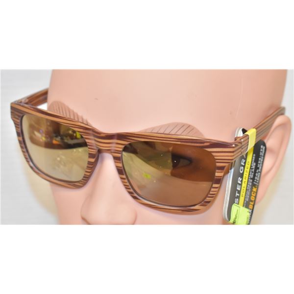 PAIR OF FOSTER GRANT SUNGLASSES