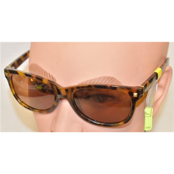 PAIR OF NEW FOSTER GRANT SUNGLASSES.