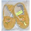 Image 1 : VINTAGE BEADED MOCCASINS SIZE 8 APPROX.