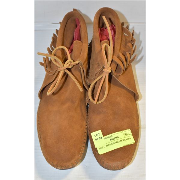 SIZE 11 MINNETONKA MOCCASINS