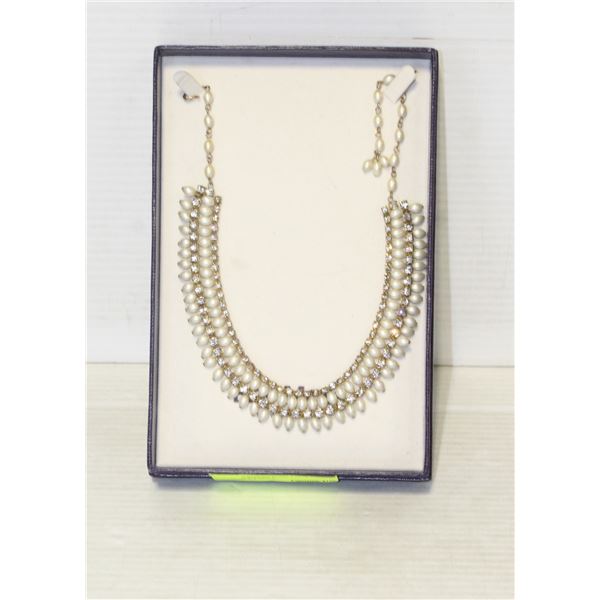 VINTAGE RHINESTONE FAUX PEARL NECKLACE FANCY