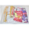 Image 1 : BAG OF ASSORTED CANDY + CHOCOLATE BARS