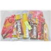 Image 1 : BAG OF ASSORTED CANDY + CHOCOLATE BARS