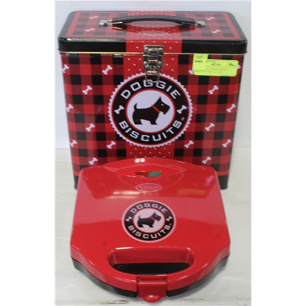NOSTALGIA DOGGIE BISCUIT MAKER W TIN & ACCESS