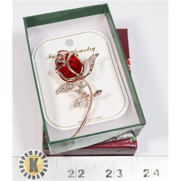 NEW ROSE GOLD TONE ROSE BROOCH WITH RHINESTONES