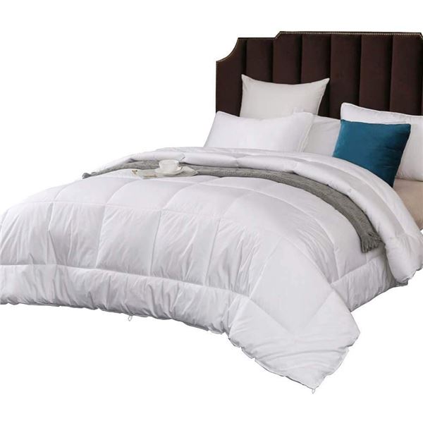 NEW TEKAMON QUEEN SIZE WHITE COMFORTER