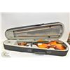 Image 1 : VIOLIN CASE WITH 2 EXTRA BOWS + SET OF STRINGS