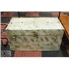 Image 1 : ANTIQUE STEAMER TRUNK - 36" X 19" X 18"