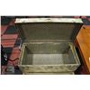Image 3 : ANTIQUE STEAMER TRUNK - 36" X 19" X 18"