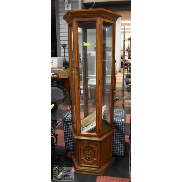 CURIO CABINET W/INTERIOR LIGHT + 3 ADJUSTABLE GLASS