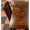 Image 2 : DOUBLE DROP LEAF TABLE W/2 CHAIRS