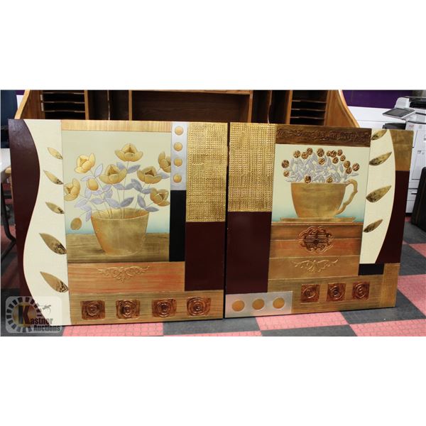 PAIR OF TEXTURED WALL DECOR